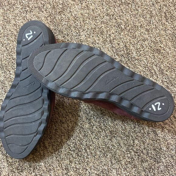 Clarks Sharon Dasher Suede 
Burgundy Red Flats with Bow Detail Size 10 M - Picture 6 of 7